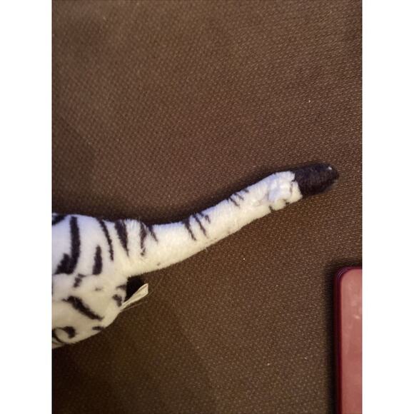 Plush White Tiger 18" to Tail Blue Eyes Long Cross Paws  Read Below - Picture 7 of 12